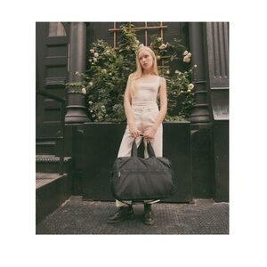 LIKE NEW Lesportsac deluxe large weekender travel bag